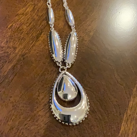 Coronet Ladies Silver Drop Earrings and Adjustable Pendant - NWT - Picture 3 of 5